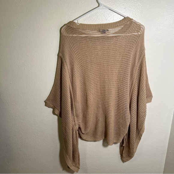 A.n.a Cover Up Sweater Beige Cinched Sides Batwing L/XL - Picture 6 of 9